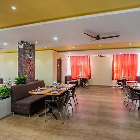 OYO 22837 Chairmen's Hotel Bangalore Buitenkant foto