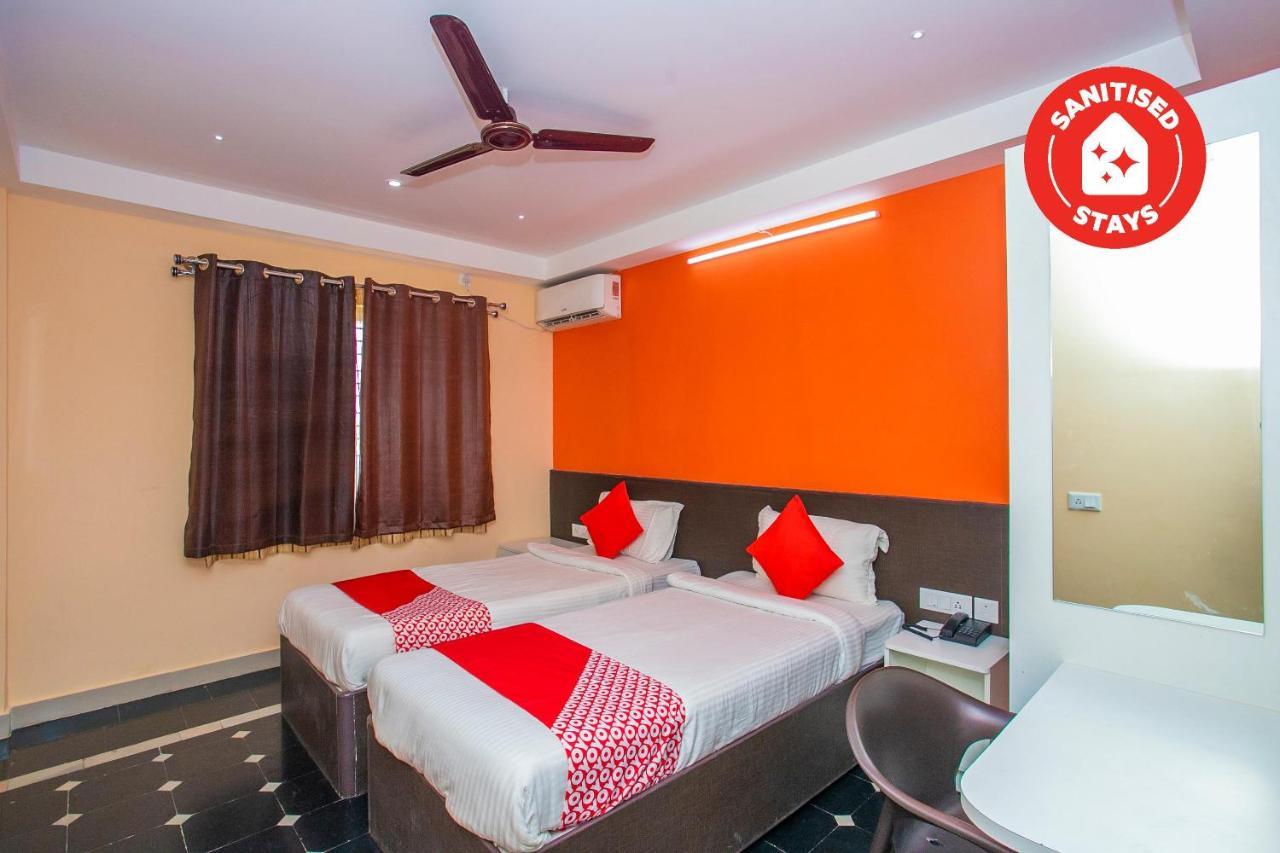 OYO 22837 Chairmen's Hotel Bangalore Buitenkant foto