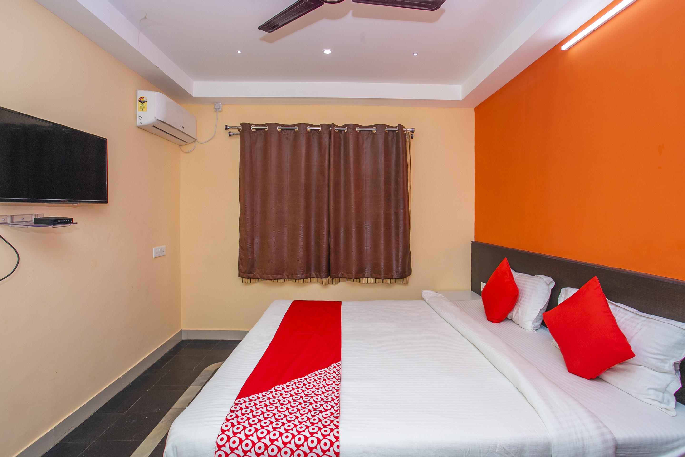 OYO 22837 Chairmen's Hotel Bangalore Buitenkant foto