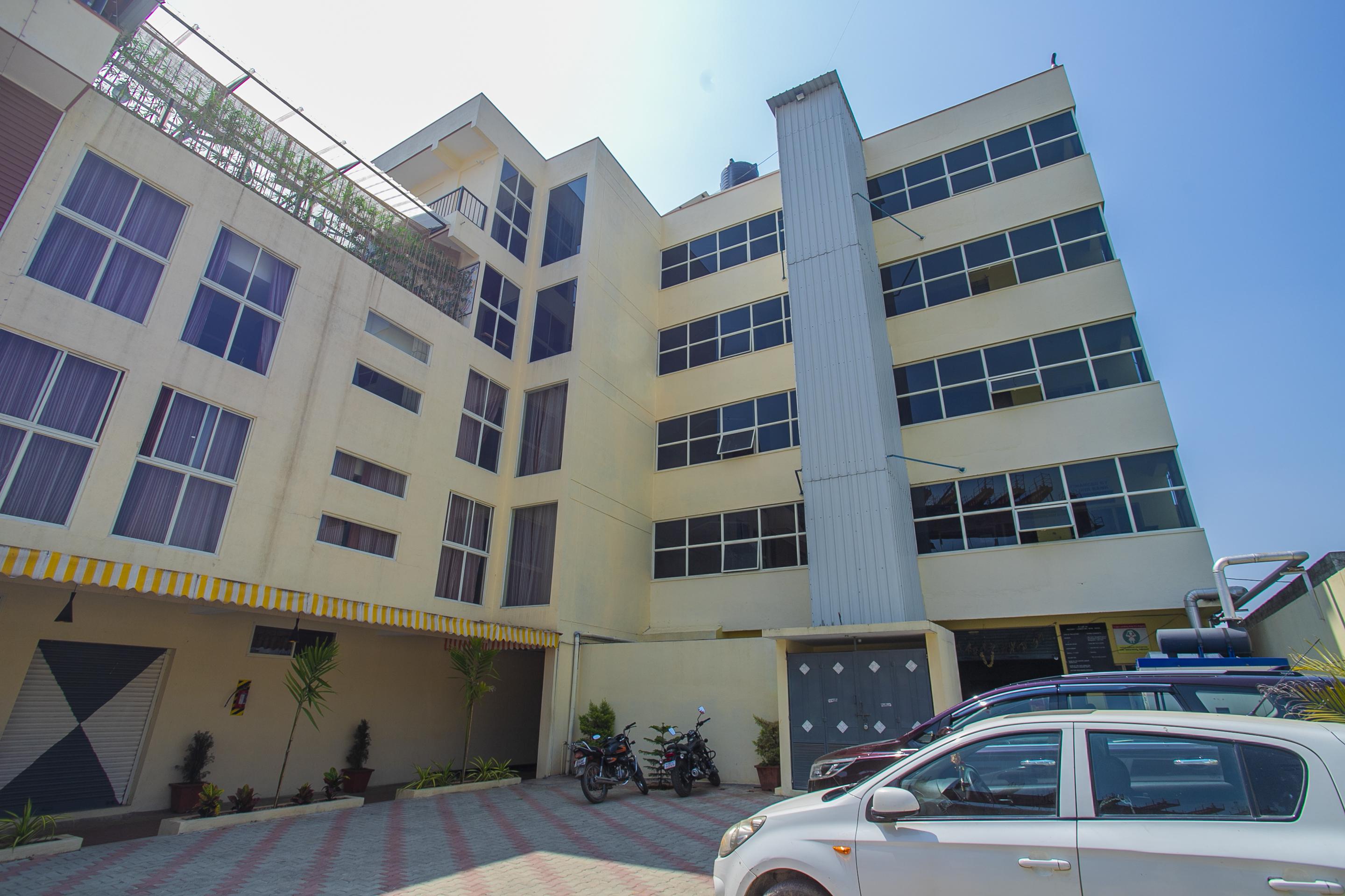 OYO 22837 Chairmen's Hotel Bangalore Buitenkant foto