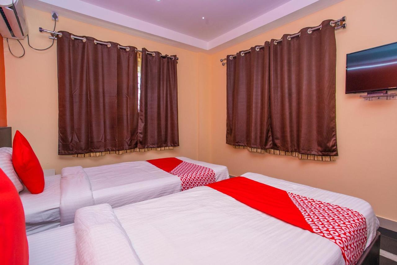 OYO 22837 Chairmen's Hotel Bangalore Buitenkant foto